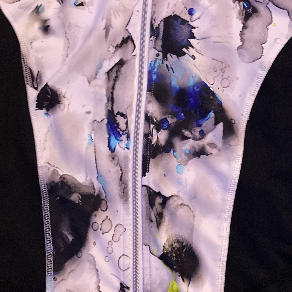 Cute zip up - Picture 2 of 7